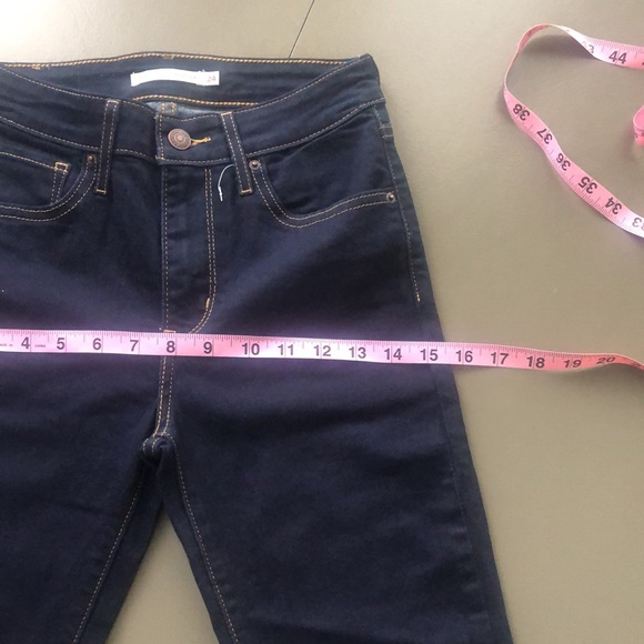 Levi’s 725 High Rise Bootcut Jeans - Picture 6 of 7